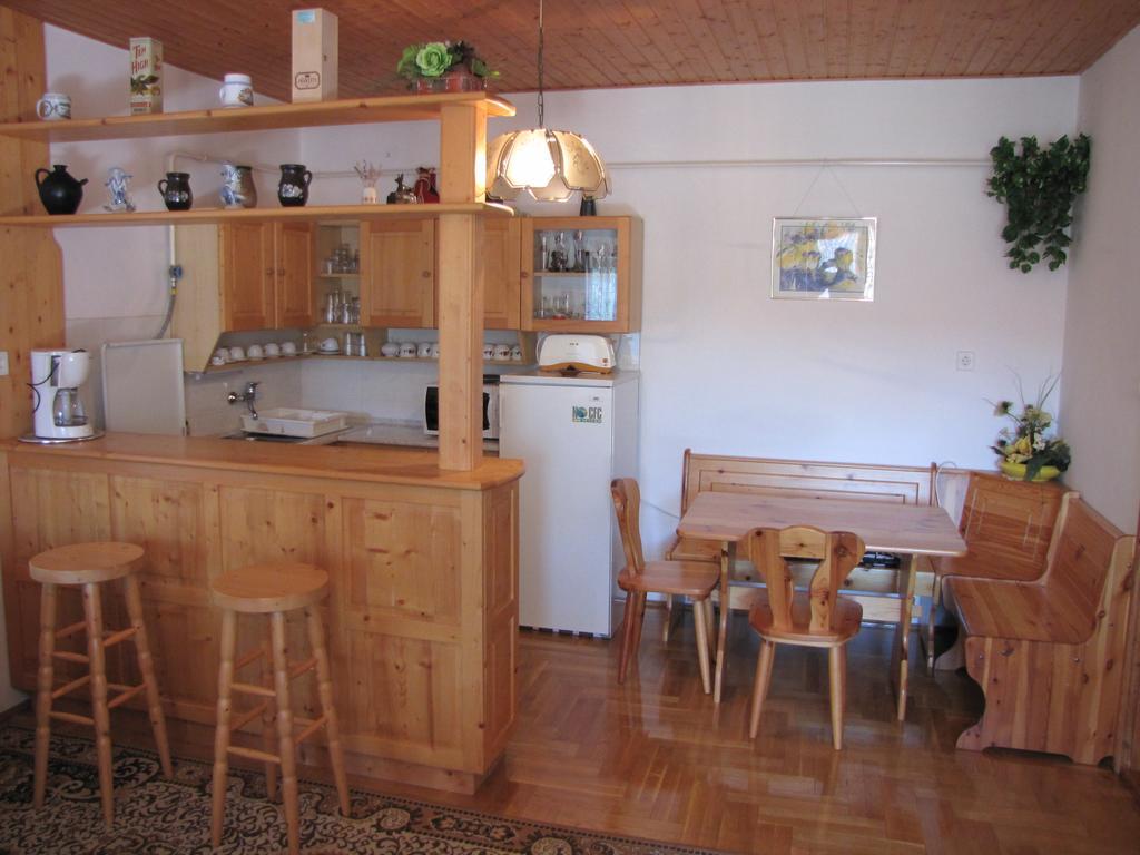 Schmidt Apartment Balatonfenyves Room photo
